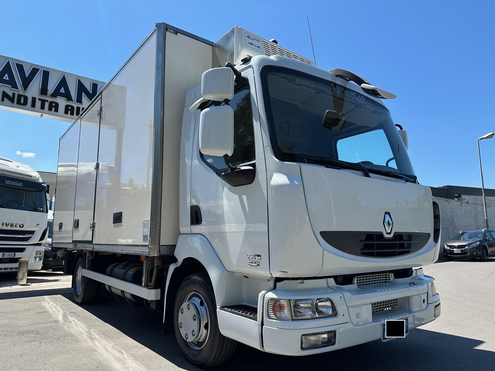 RENAULT MIDLUM 220