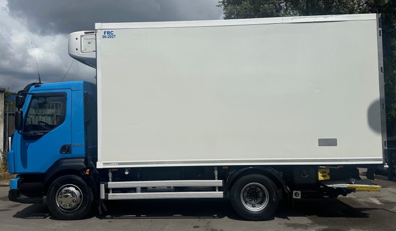 VOLVO FL250 pieno