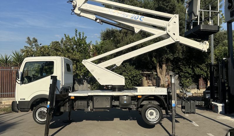 NISSAN CABSTAR pieno