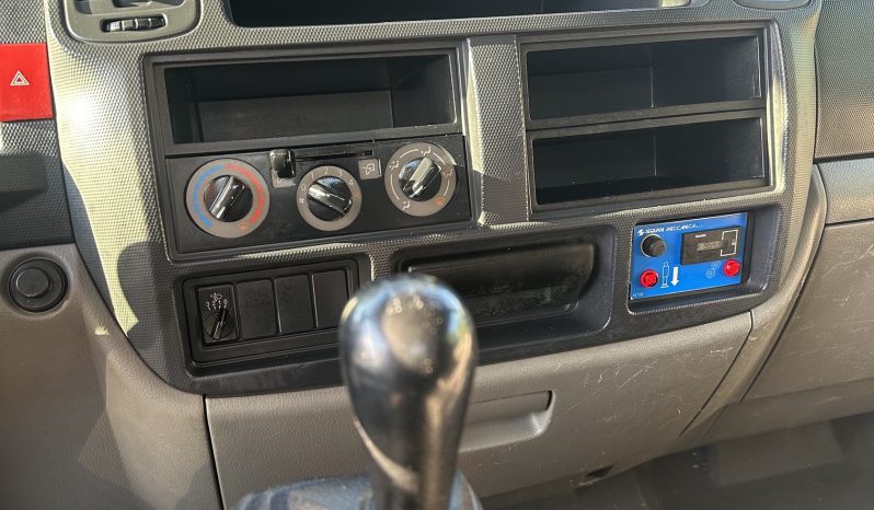 NISSAN CABSTAR pieno